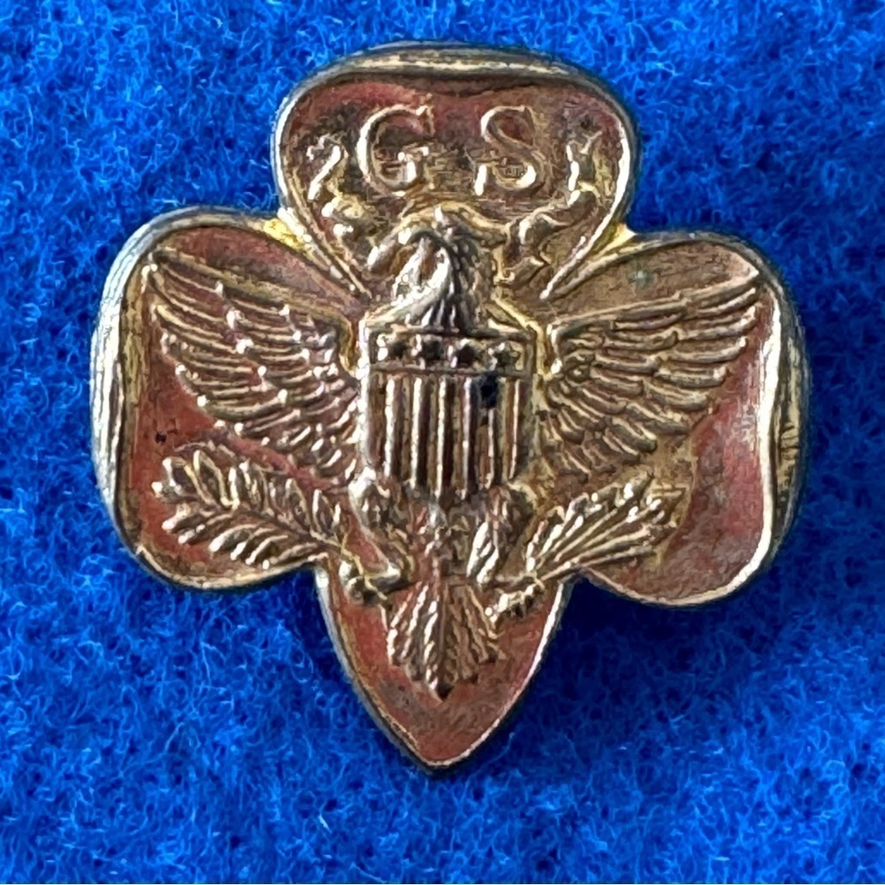 Vintage Gold Metal Girl Scout Lapel Pin Brooch